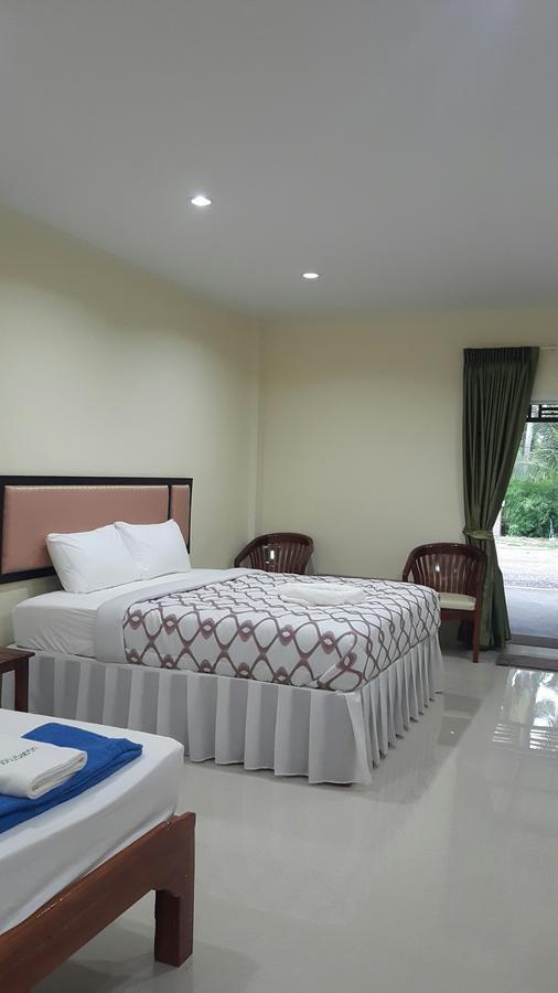 ไออุ่นรีสอร์ท Bang Saphan Ngoại thất bức ảnh
