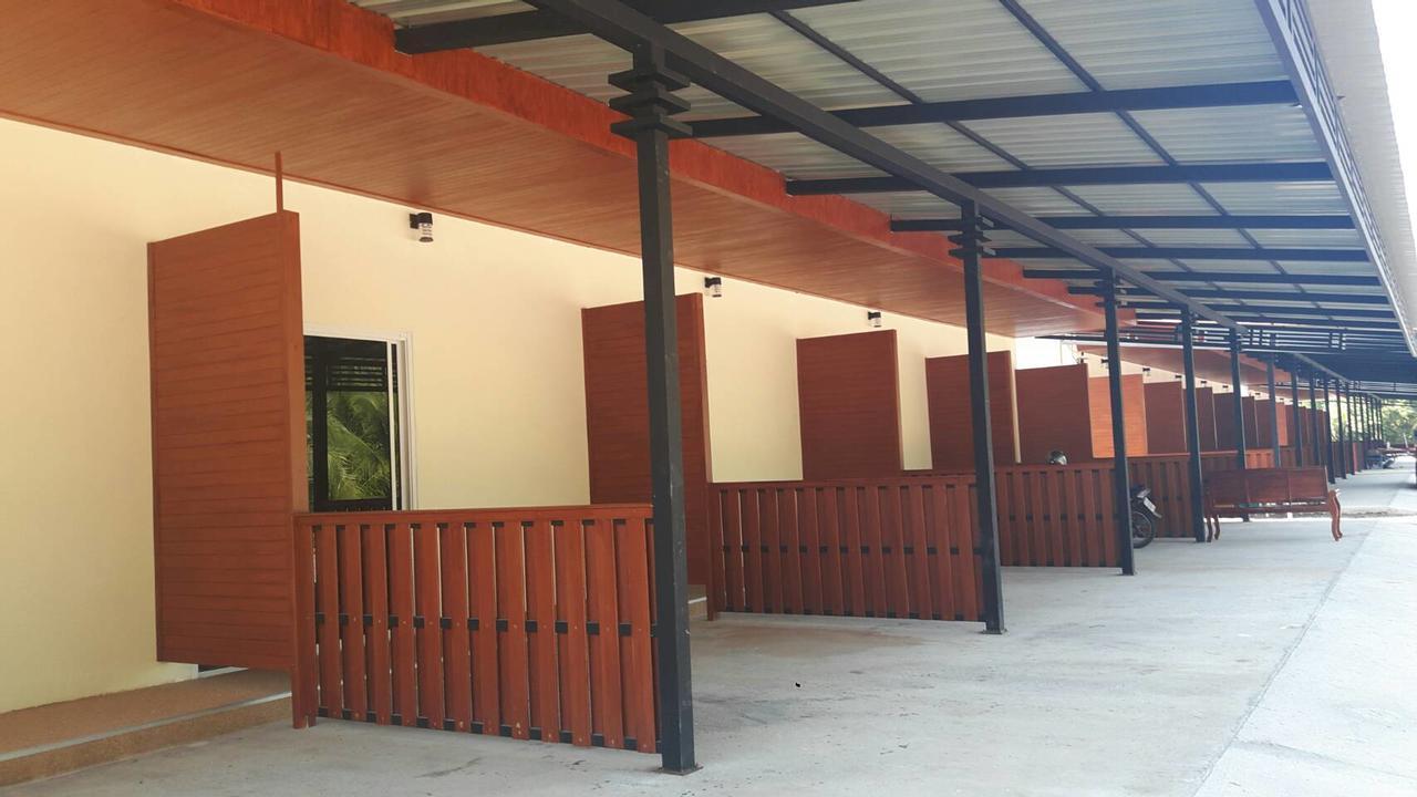 ไออุ่นรีสอร์ท Bang Saphan Ngoại thất bức ảnh